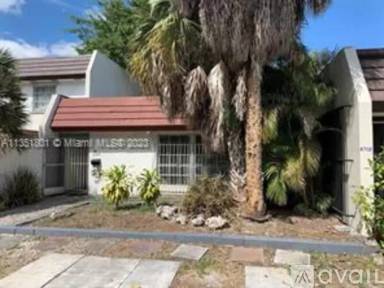 Main picture of 6709 Crooked Palm Ln