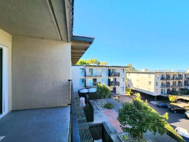Main picture of 930 Peninsula Ave