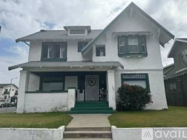 Main picture of 1348 W 40th Pl