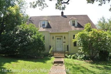 Main picture of 1112 W Maud St