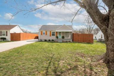 Main picture of 1002 Aladdin Dr