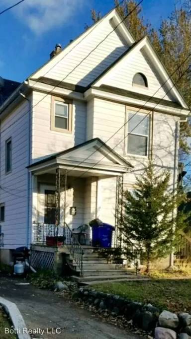 Main picture of 430 Hollister Ave