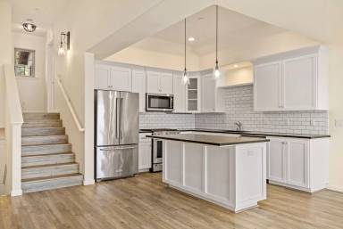 Main picture of 103 Greve Pl