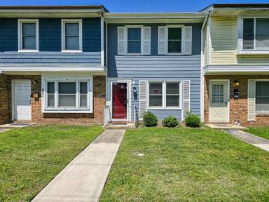 Main picture of 203 Persse St
