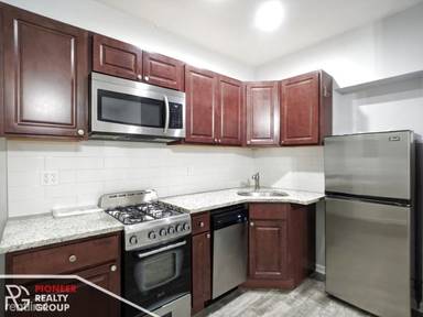 Main picture of 4070 N Kenmore Ave