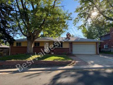 Main picture of 1560 S Joliet St