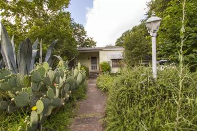 Main picture of 2007 Prather Ln