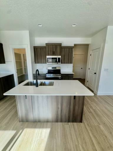 Main picture of 5706 S Weehawken Ln