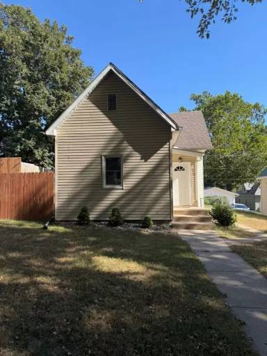 Main picture of 210 Rustin St