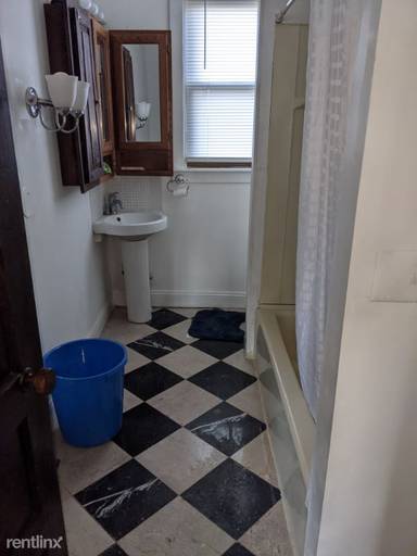 Main picture of 2474 Lincoln Ave