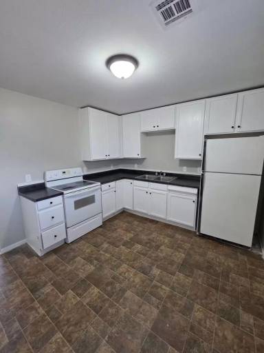 Main picture of 1627 E Jump St