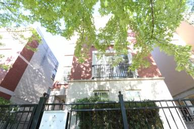 Main picture of 1029 S Lytle St