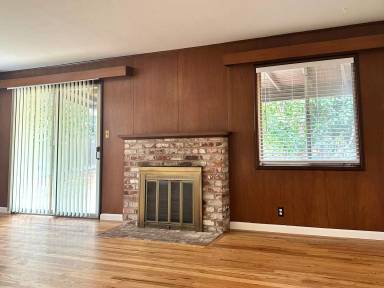 Main picture of 939 S Genevieve Ln