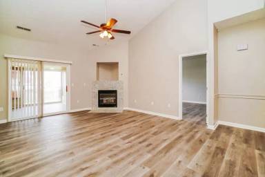 Main picture of 1139 Chaser St