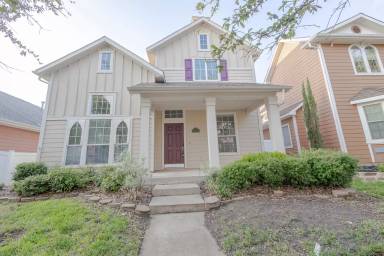 Main picture of 1821 Forsythe Dr