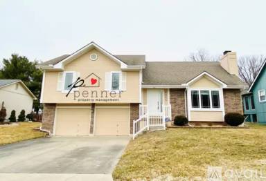 Main picture of 4066 SW Royale Ct