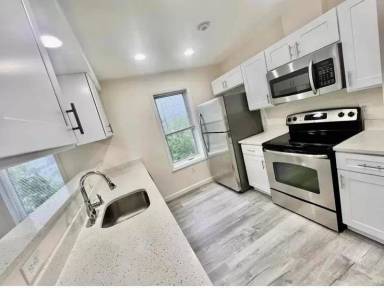 Main picture of 66 Lake St