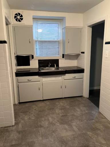 Main picture of 10979 Roxbury St