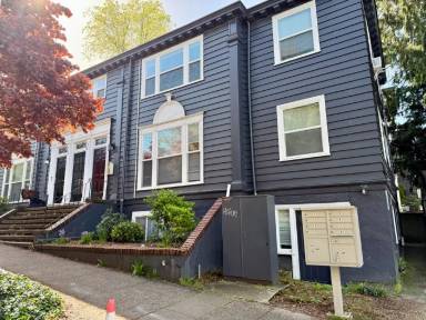 Main picture of 1417 NE 55th St
