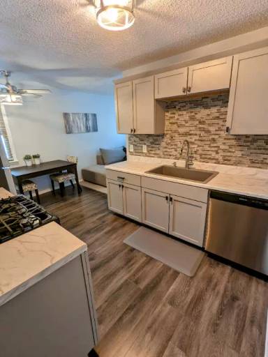 Main picture of 3838 Snelling Ave