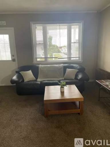 Main picture of 424 W Taylor St