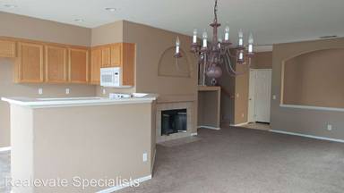 Main picture of 735 Caminito Valiente