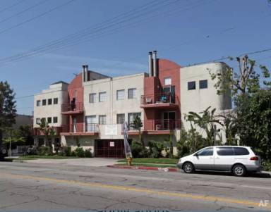 Main picture of 6825 Haskell Ave