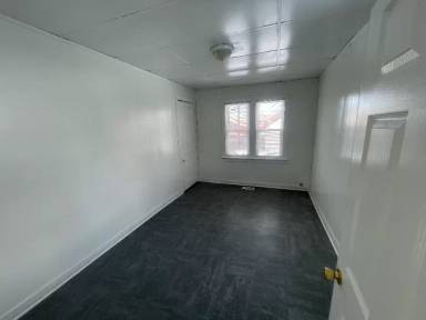 Main picture of 221 N Davison St