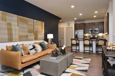 Main picture of 2701 N Austin Ave