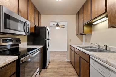 Main picture of 222 Wentworth Ave W