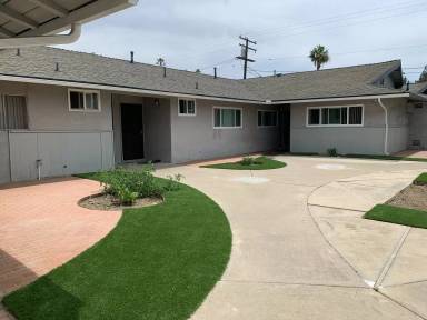 Main picture of 2126 E Almont Ave