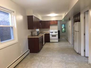 Main picture of 515 W 36th St