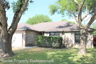 Main picture of 7708 Forest Strm