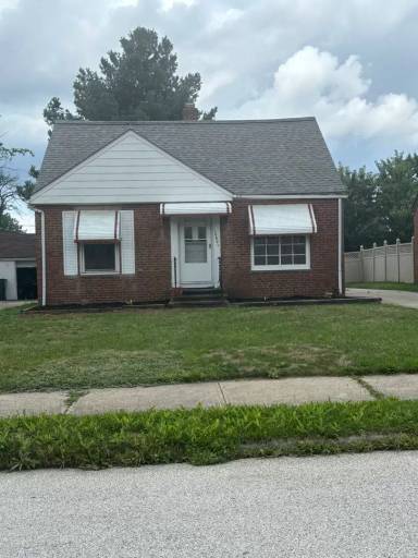 Main picture of 10601 Penfield Ave