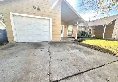 Main picture of 1605 W Madison St