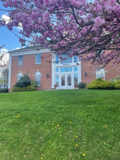 Main picture of 6 Apple Tree Ln
