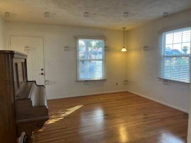 Main picture of 8310 Palm St