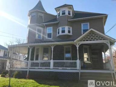 Main picture of 19 W Ridley Ave