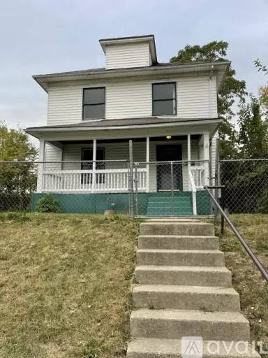 Main picture of 27 Wroe Ave