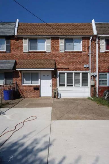 Main picture of 2427 Arnold St