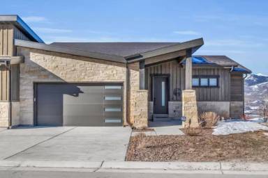 Main picture of 11091 N Shoreline Dr