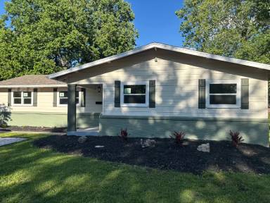 Main picture of 1428 S Pickwick Ave