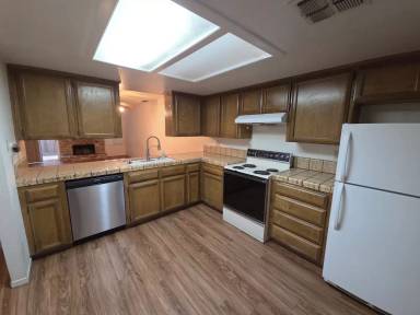 Main picture of 930 South Ave