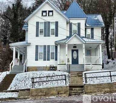 Main picture of 236 E Fulton St