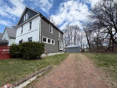 Main picture of 949 Raymond St