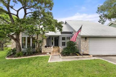 Main picture of 303 Watts Ln