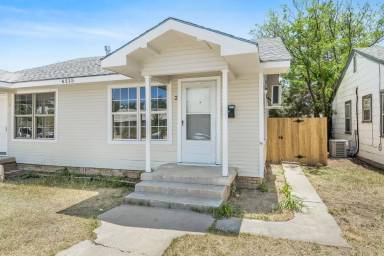 Main picture of 4215 SW 11th Ave