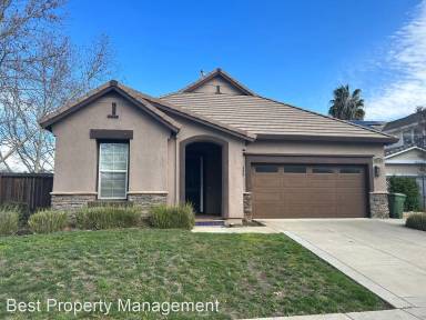 Main picture of 850 Shasta Daisy Dr
