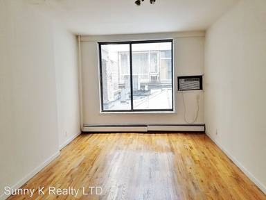 Main picture of 18 E 23rd St