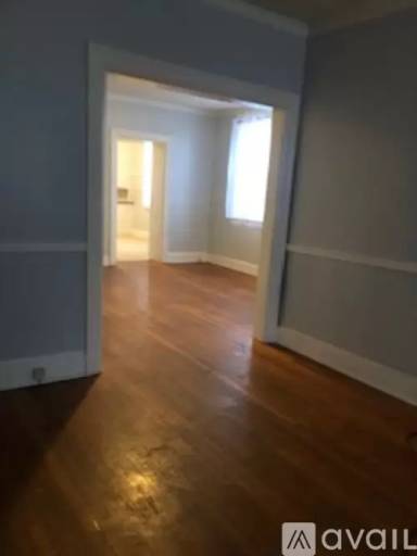 Main picture of 433 E Jefferson St